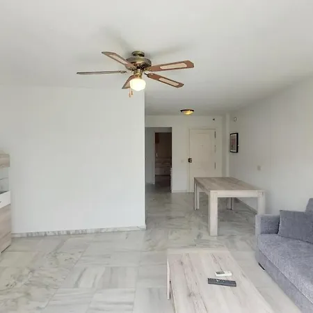 Апартаменты Del Parque Flats Meseta Swimmingpool Торремолинос
